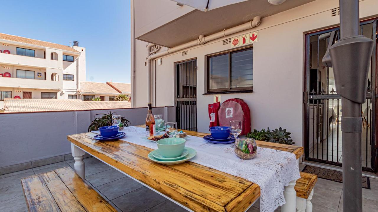 Sea Breeze Apartments Bloubergstrand Luaran gambar