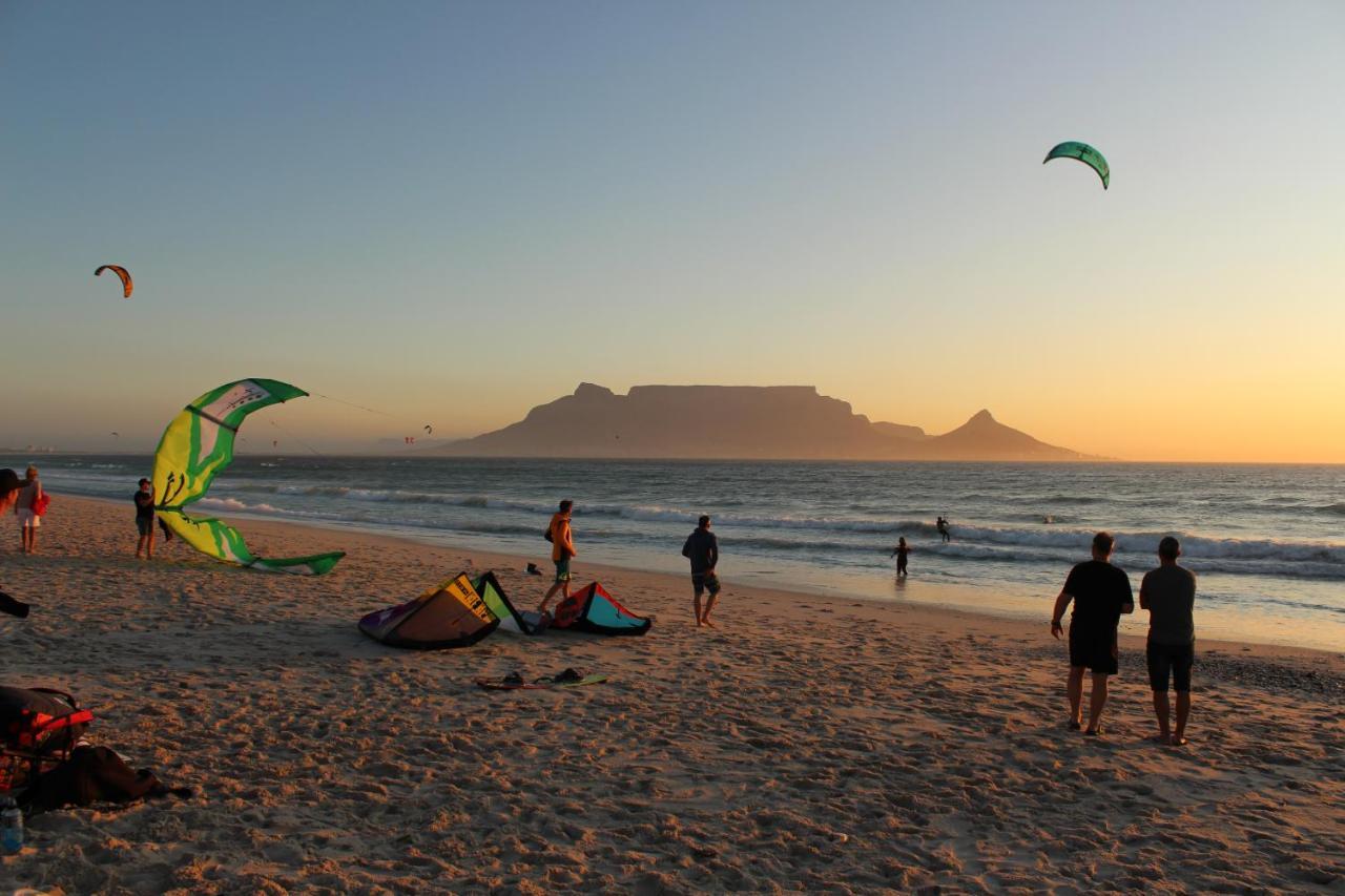Sea Breeze Apartments Bloubergstrand Luaran gambar