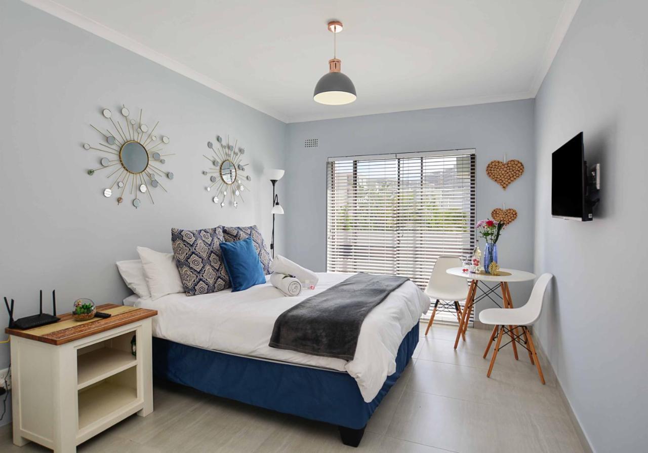 Sea Breeze Apartments Bloubergstrand Luaran gambar