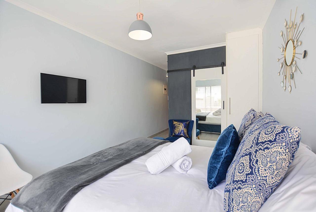 Sea Breeze Apartments Bloubergstrand Luaran gambar