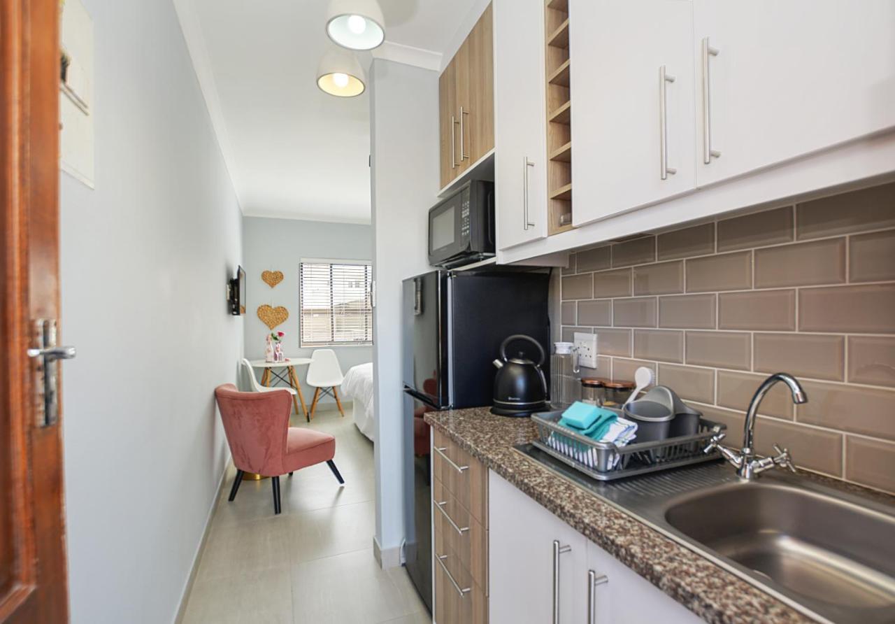 Sea Breeze Apartments Bloubergstrand Luaran gambar