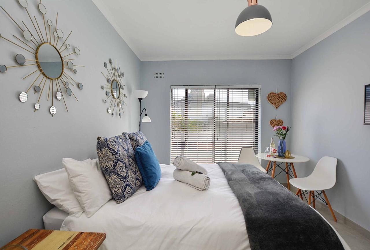Sea Breeze Apartments Bloubergstrand Luaran gambar
